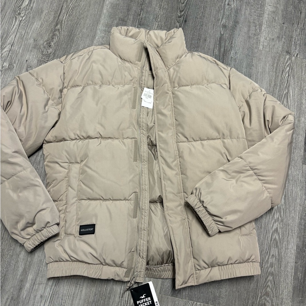 Hollister Puffer Coat - Picture 1 of 3